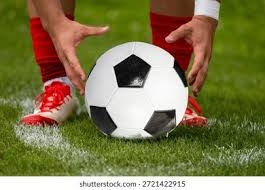 已成惯例，阿根廷足协主席赛前晒与梅西、德保罗合照